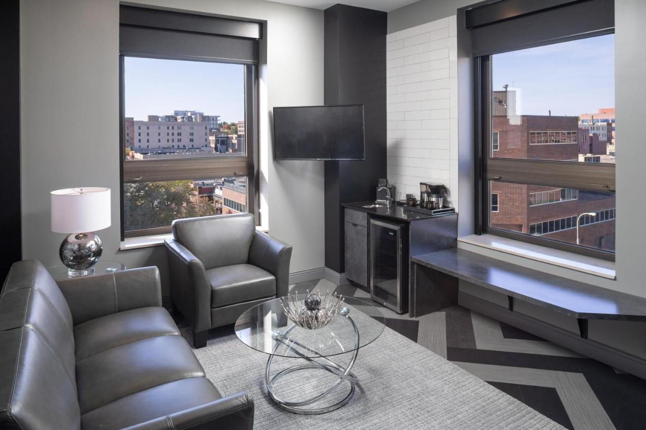 Hotel On Phillips 수폴스 외부 사진