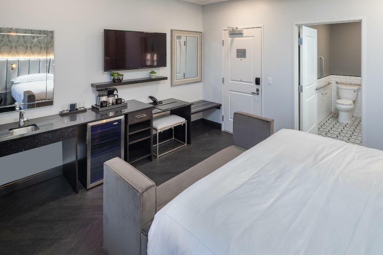 Hotel On Phillips 수폴스 외부 사진